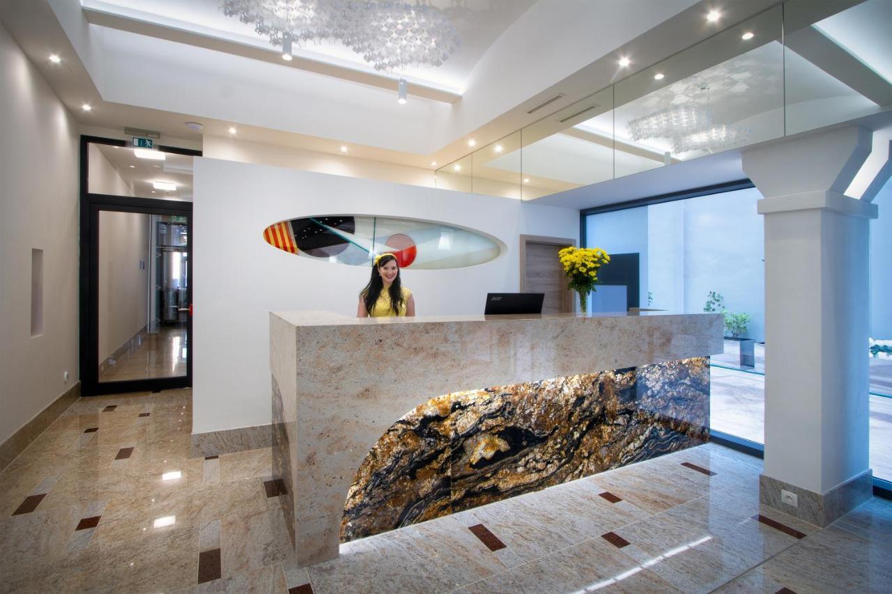 Hotel Essence Прага Экстерьер фото