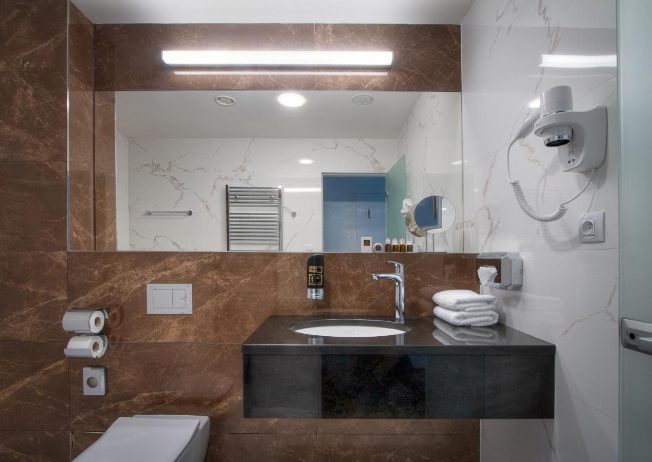 Hotel Essence Прага Экстерьер фото